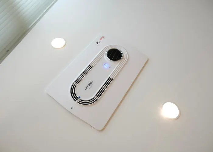 #2 Jeonpo Station House 4br, 2ba Sleeps 16 *
