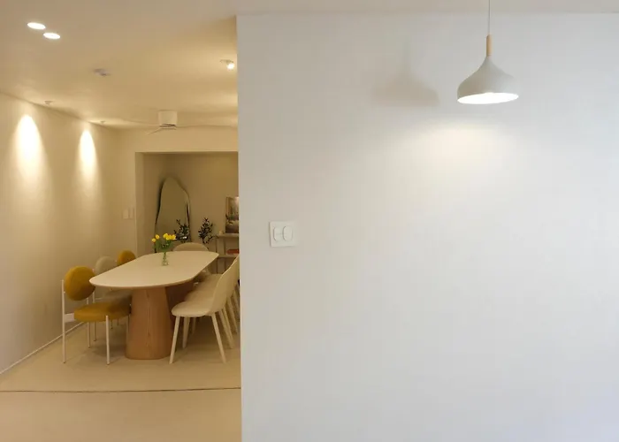Appartement #2 Jeonpo Station House 4br, 2ba Sleeps 16 *