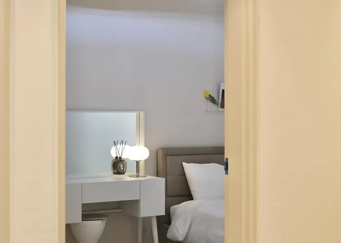 #2 Jeonpo Station House 4br, 2ba Sleeps 16 * Busan