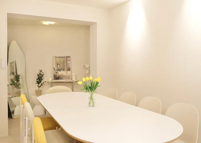 Appartement #2 Jeonpo Station House 4br, 2ba Sleeps 16 *