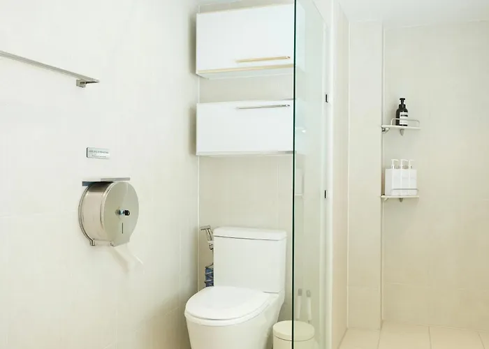 #2 Jeonpo Station House 4br, 2ba Sleeps 16 *