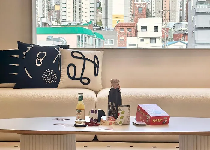 Appartement #2 Jeonpo Station House 4br, 2ba Sleeps 16